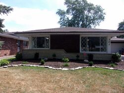 Pre-foreclosure in  ABBOTT AVE Chicago Heights, IL 60411