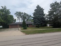 Pre-foreclosure in  N CUMBERLAND AVE Niles, IL 60714