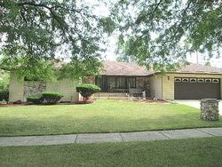 Pre-foreclosure in  THOMAS ST Chicago Heights, IL 60411