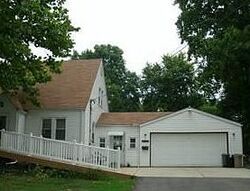 Pre-foreclosure in  MORNING STAR DR Alton, IL 62002