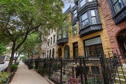 Pre-foreclosure in  E DIVISION ST Chicago, IL 60610