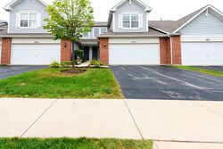 Pre-foreclosure in  THORNTON WAY Huntley, IL 60142