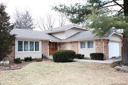 Pre-foreclosure in  DOE CIR Westmont, IL 60559