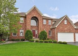Pre-foreclosure in  QUEENS GATE CIR Sugar Grove, IL 60554