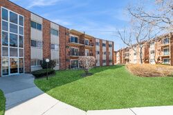 Pre-foreclosure in  S KARLOV AVE  Oak Lawn, IL 60453