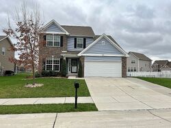Pre-foreclosure in  BEACON POINT CT Belleville, IL 62221