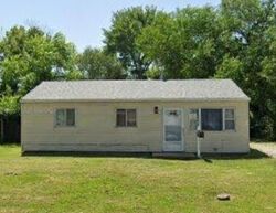 Pre-foreclosure in  SAINT MARGARET DR East Saint Louis, IL 62206