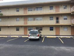 Pre-foreclosure in  NW 26TH ST  Fort Lauderdale, FL 33313