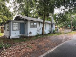 Pre-foreclosure in  E IDA ST Tampa, FL 33603