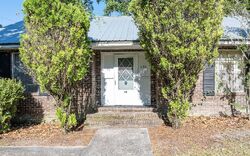 Pre-foreclosure in  SW LAKE MONTGOMERY AVE Lake City, FL 32025