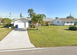 Pre-foreclosure in  W BAFFIN DR Venice, FL 34293