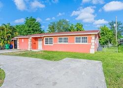 Pre-foreclosure in  NW 16TH CT Miami, FL 33167