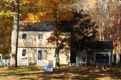 Pre-foreclosure in  PIERCE LN Madison, CT 06443