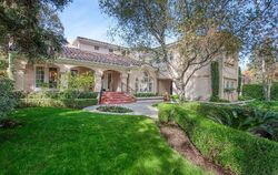 Pre-foreclosure in  E HILLCREST AVE Fresno, CA 93720