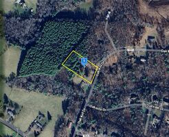Pre-foreclosure in  OAK KNOLL DR Hillsville, VA 24343