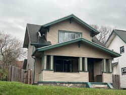 Pre-foreclosure in  EVERETT DR Dayton, OH 45402
