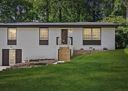 Pre-foreclosure in  FORDHAM LN Raleigh, NC 27604