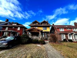 Pre-foreclosure in  MCLEAN ST Highland Park, MI 48203