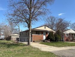 Pre-foreclosure in  OREGON AVE Westland, MI 48186