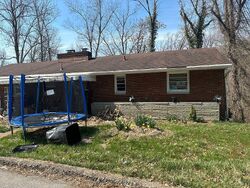 Pre-foreclosure Listing in FOREST RD HUNTINGTON, WV 25705