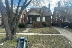 Pre-foreclosure in  MENDOTA ST Detroit, MI 48238