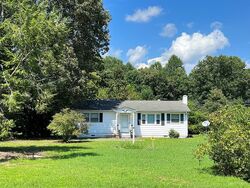 Pre-foreclosure in  SPARTA RD Milford, VA 22514