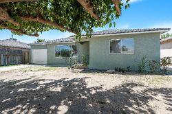 Pre-foreclosure in  N CAMELIA AVE Farmersville, CA 93223