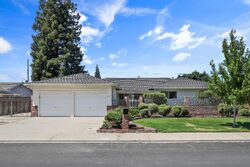 Pre-foreclosure in  DYER LN Modesto, CA 95350