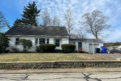 Pre-foreclosure in  OAKLAND DR West Warwick, RI 02893