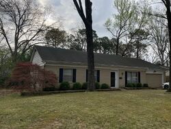 Pre-foreclosure in  CLAPBOARD HILL RD Little Rock, AR 72227
