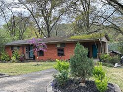 Pre-foreclosure in  BECKWOOD DR Little Rock, AR 72205