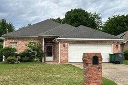 Pre-foreclosure in  COBBLESTONE CREEK CT Little Rock, AR 72210