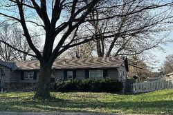 Pre-foreclosure in  E 72ND ST Kansas City, MO 64133