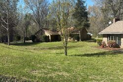 Pre-foreclosure in  MAGNOLIA CIR Vicksburg, MS 39180