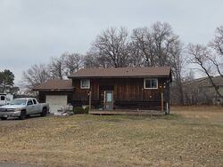 Pre-foreclosure in  RED FOX RUN North Branch, MN 55056