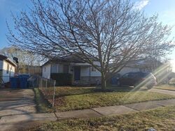 Pre-foreclosure in  JULIUS AVE Warren, MI 48089