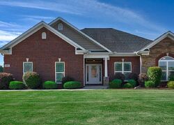 Pre-foreclosure in  BAILEE GRACE CIR Meridianville, AL 35759