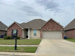 Pre-foreclosure in  VERGER DR Youngsville, LA 70592