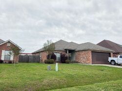 Pre-foreclosure in  COUNTRY VILLAGE DR Youngsville, LA 70592
