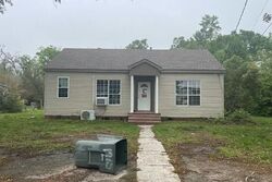 Pre-foreclosure in  5TH ST Lake Charles, LA 70601