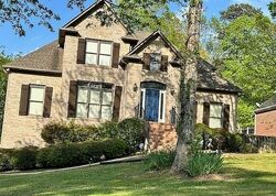 Pre-foreclosure in  OAK CREST CV Birmingham, AL 35244