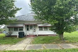 Pre-foreclosure in  W BURR OAK ST Jasonville, IN 47438