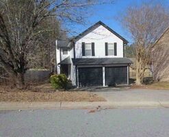 Pre-foreclosure in  BANKS WAY Atlanta, GA 30349