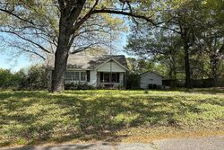  N 3rd St, Augusta AR