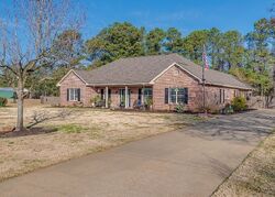 Pre-foreclosure in  GEDDIE LOOP RD Deatsville, AL 36022