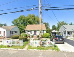 Pre-foreclosure in  CEMETERY LN Bordentown, NJ 08505
