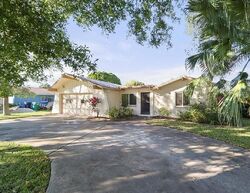 Pre-foreclosure in  16TH ST W # 2 Palmetto, FL 34221