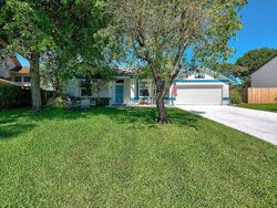 Pre-foreclosure in  ROYCOURT CIR West Palm Beach, FL 33411
