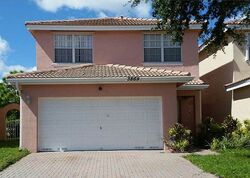 Pre-foreclosure in  SIENNA GREENS TER Fort Lauderdale, FL 33319