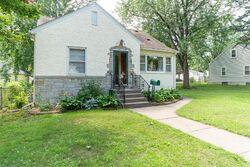 Pre-foreclosure in  BUSH AVE E Saint Paul, MN 55119